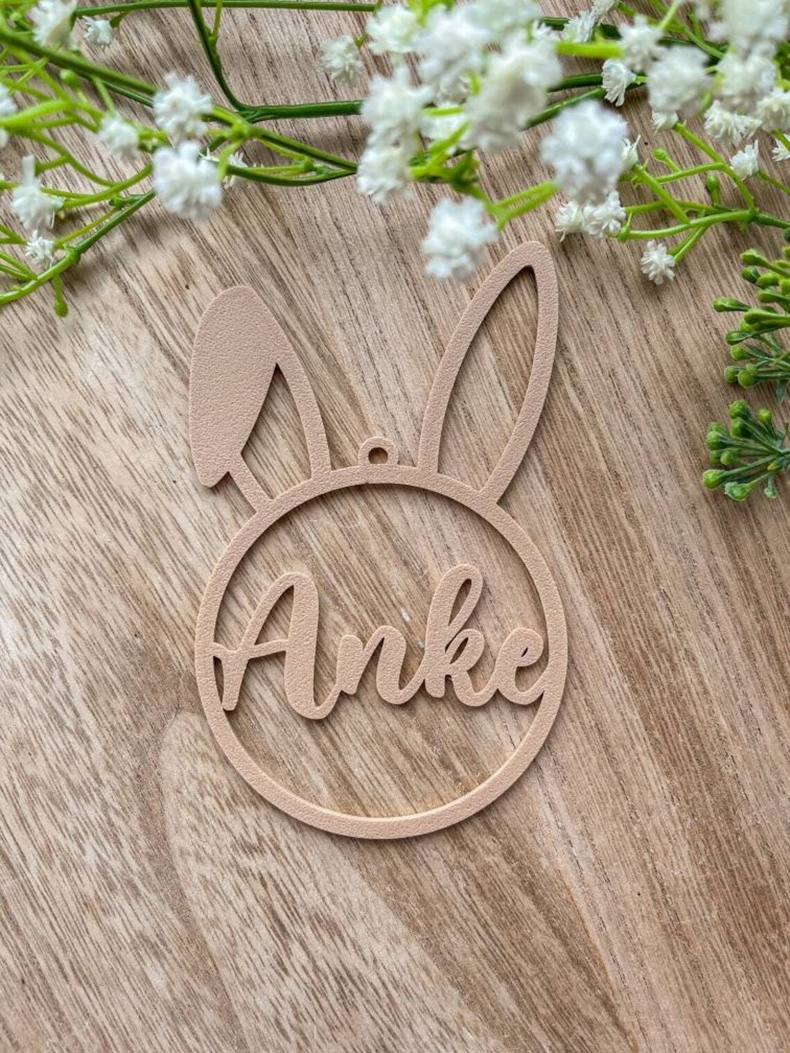 Osteranhänger mit Namen personalisiert