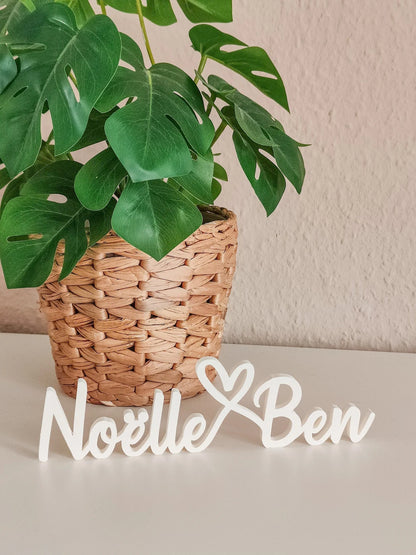 Schriftzug personalisiert mit zwei Namen und Herz